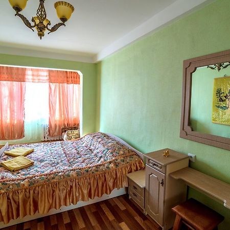 Apartments On Mykilska-Slobidka Kiev Buitenkant foto